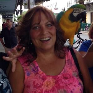 Meet your Posher, Cynthia